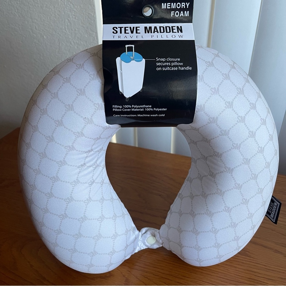 Steve Madden Memory Foam Travel Neck Pillow - Vanilla